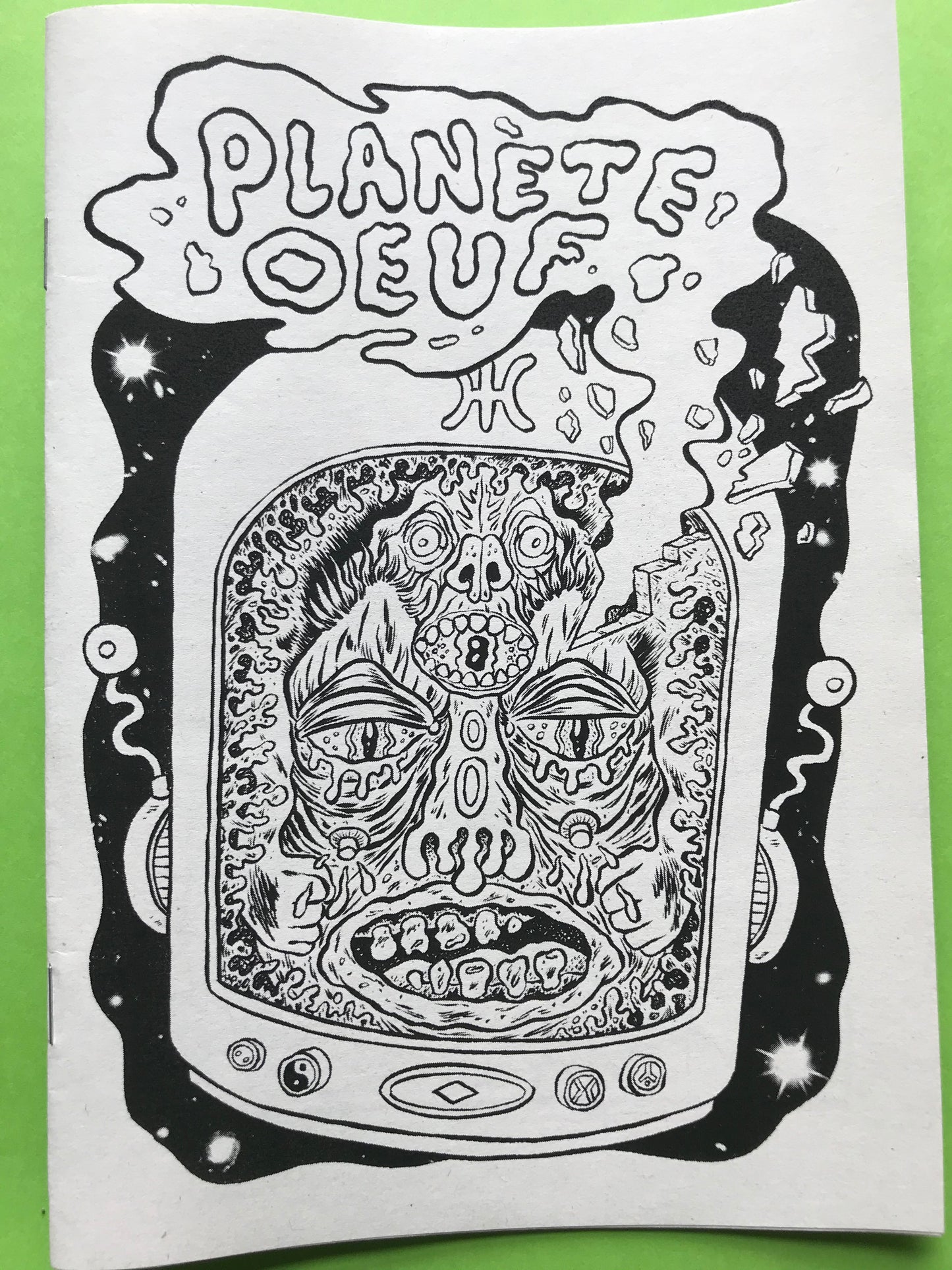 'Planète Oeuf' Zine
