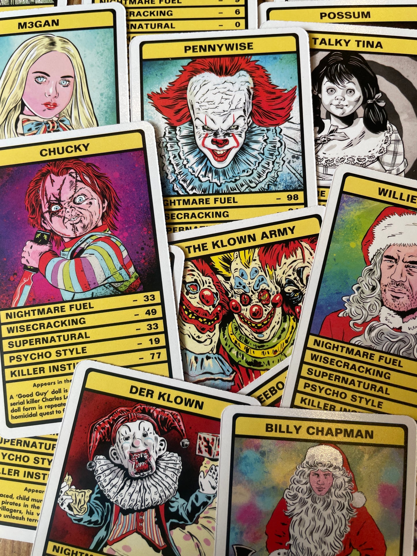 KILLER CLOWNS, DEMONIC DOLLS & PSYCHO SANTAS TRUMPS